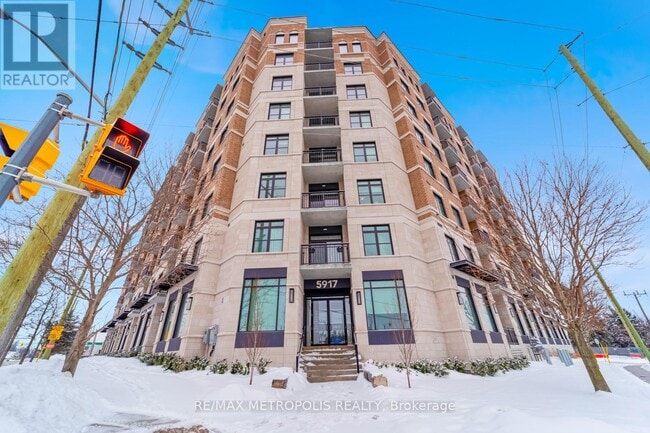 Photo du bâtiment - 5917 Main St