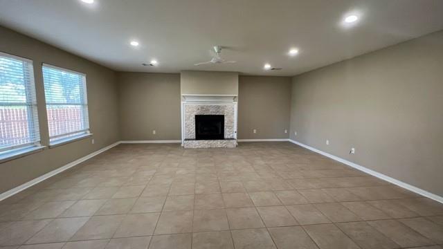 Foto del edificio - 16503 Lounsbury Pl