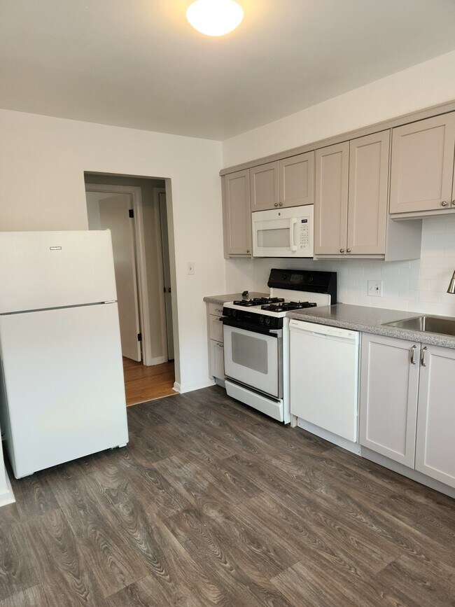 Foto del edificio - 3468 N 99th St