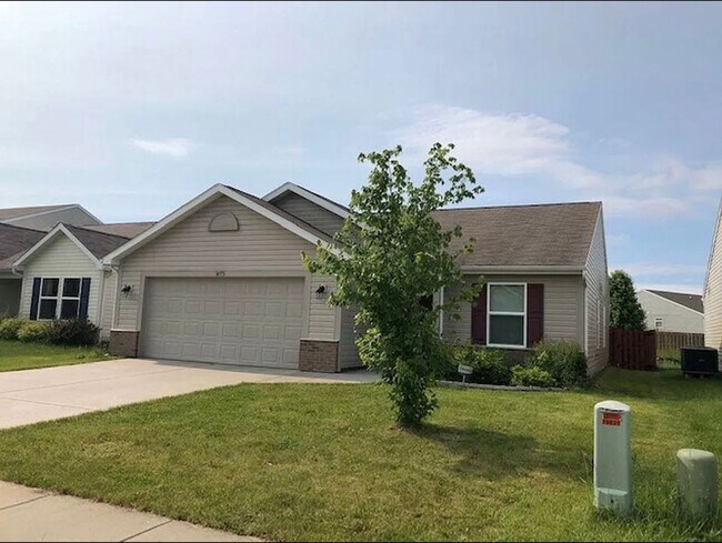 Building Photo - LINDBERG VILLAGE…3 bedroom with office