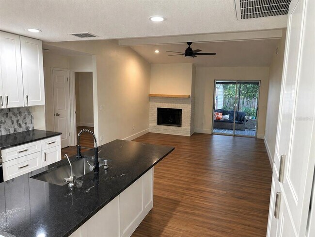 Foto del edificio - 5114 Gainesville Dr