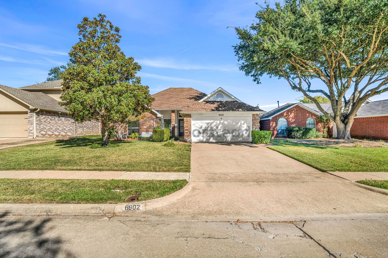 Foto principal - 6602 Bluebonnet Dr