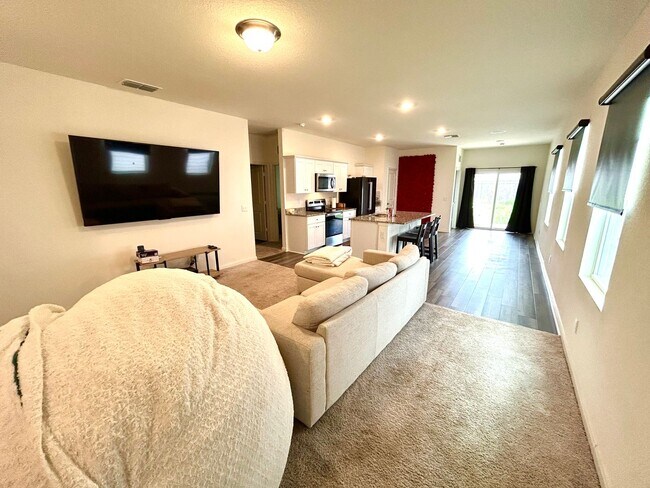 Foto del edificio - AVAILABLE NOW! FIRST TIME RENTAL 3 Bedroom...