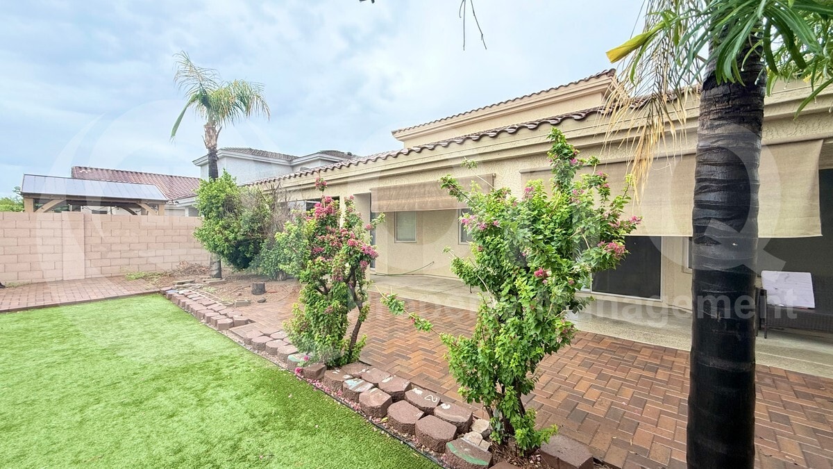 Foto del edificio - 15620 N 14th Dr