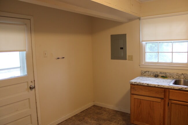 Foto del edificio - 3861 E Roseberry St