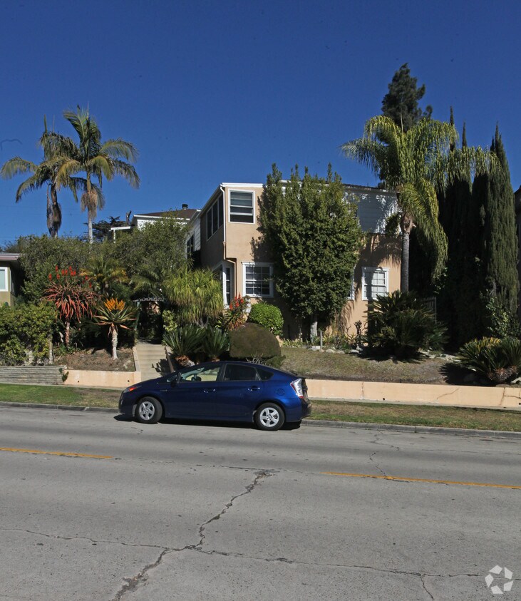 Foto del edificio - 3409-3415 Rowena