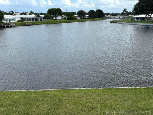 Foto del edificio - 1112 Lake Terrace
