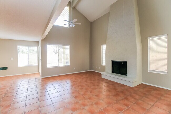 Foto del edificio - 3440 E Southern Ave