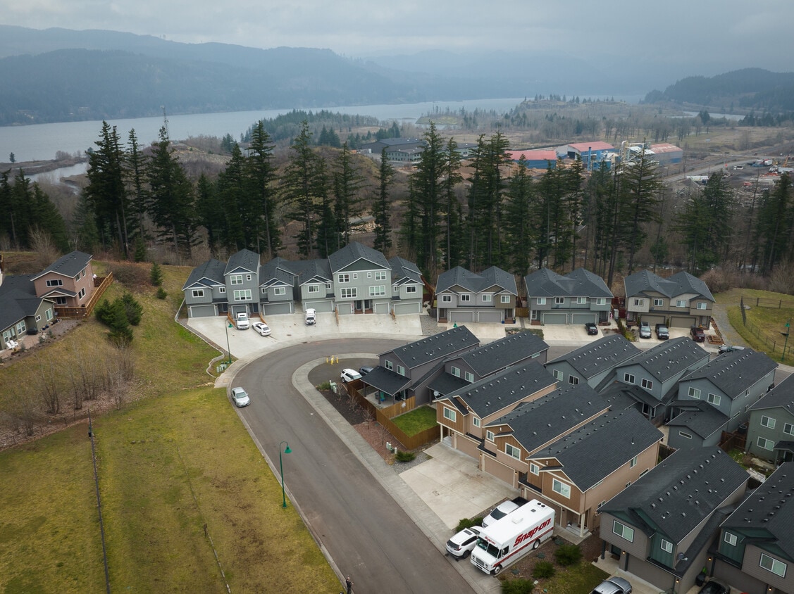 Townhouse in beautiful Cascade Locks - 1295 Windsong Dr