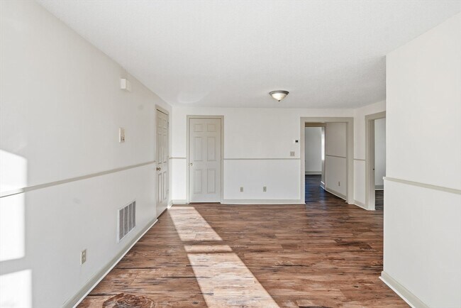 Foto del edificio - 312 Rivet St