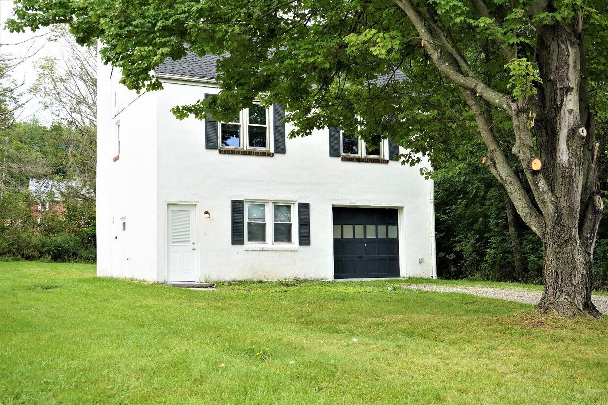 218 Airport Rd, Endicott, NY 13760 House Rental in Endicott, NY