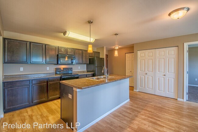 Building Photo - 2 br, 2 bath Apartment - 5000 Curran Court