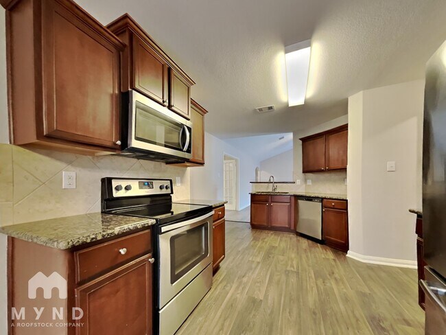 Building Photo - 15911 Newport Pl