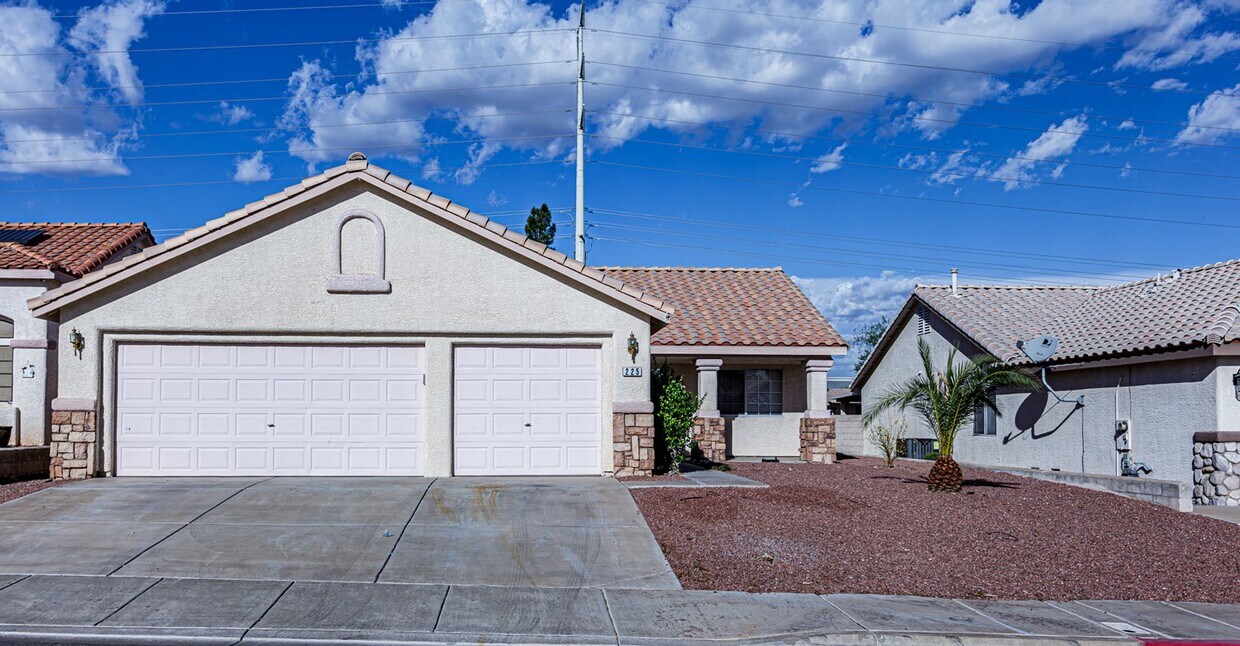 Primary Photo - One-story house in Henderson