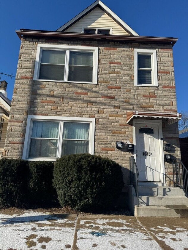 Foto principal - 10456 S Torrence Ave