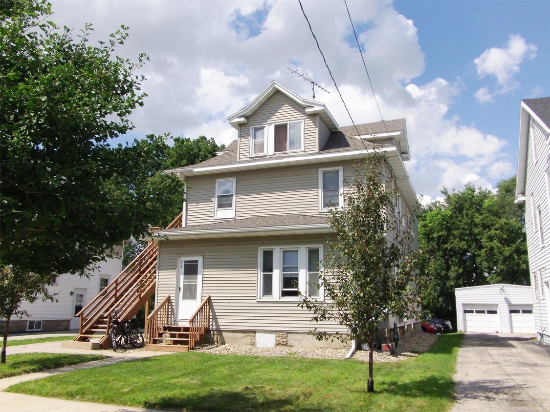 Primary Photo - 919 2nd St NW