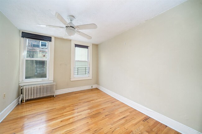 Building Photo - 303 Bloomfield St