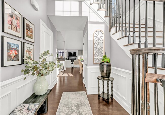 Building Photo - 8 Highridge Rd