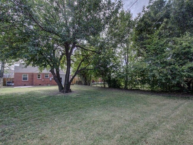 Building Photo - 2 Bed / 2 Bath in Midtown near TU!
