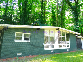Building Photo - 3204 Cloverhurst Dr