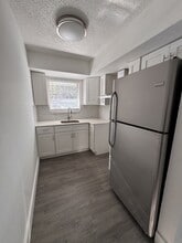 Building Photo - 4140 SW 24th Ct