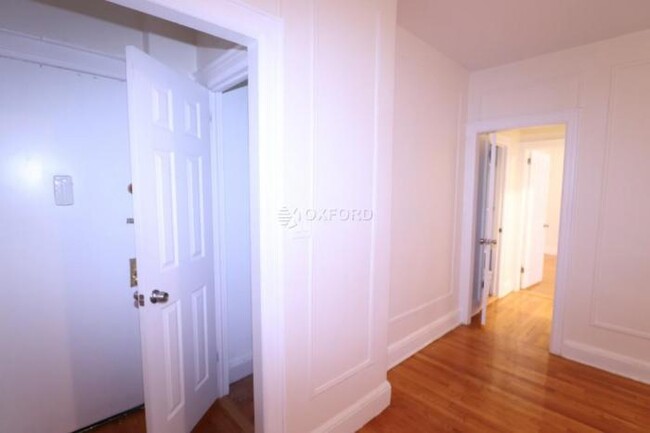 Foto del edificio - 1 bedroom in Queens NY 11354