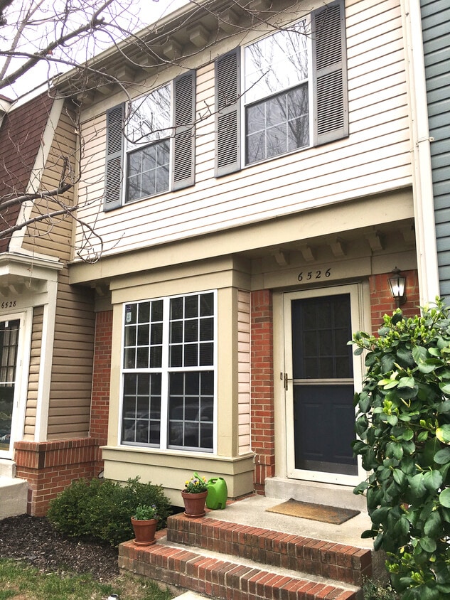 Foto principal - 6526 Medinah Ln