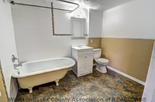 Building Photo - 266 Belleview Ave