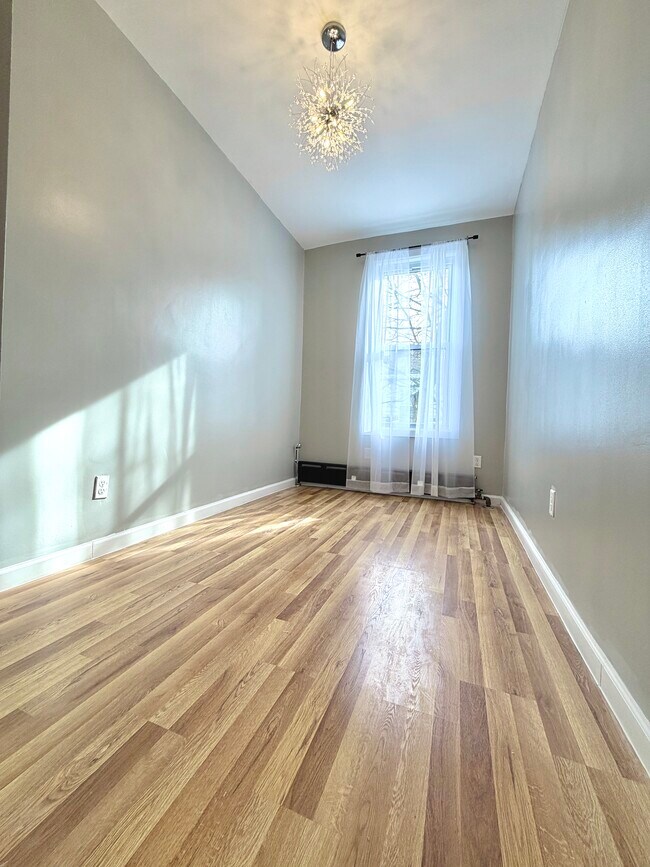 Foto del edificio - 7107 Narrows Ave