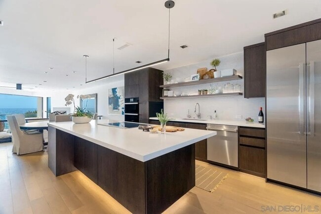 Foto del edificio - 135 S Sierra Ave