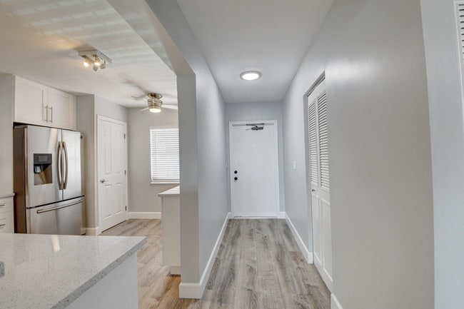 Foto del edificio - 14747 Cumberland Dr