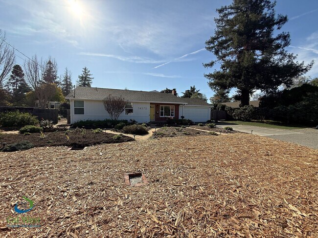 Foto del edificio - Coming Soon! $5995 - Spacious Remodeled 4 Bed 2.5 Bath Home on 1/2 Acre Lot in Cambrian Park/Grea...