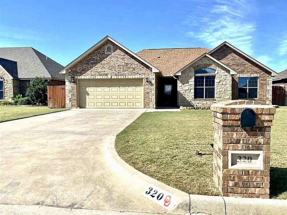 Foto principal - 320 Northeast Mountain Meadow Drive