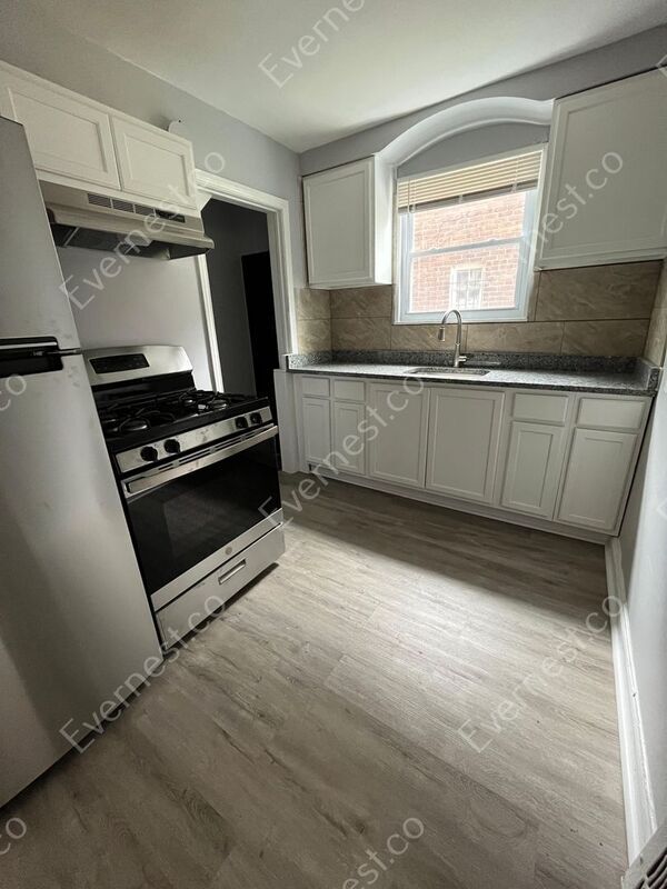 Building Photo - 16811 Lesure St