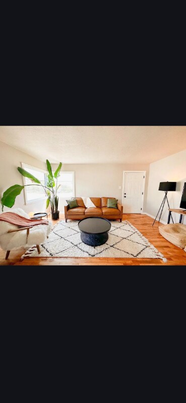 Foto del edificio - 612 S Howard St