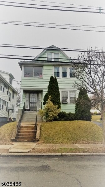 Foto principal - 117 E Passaic Ave