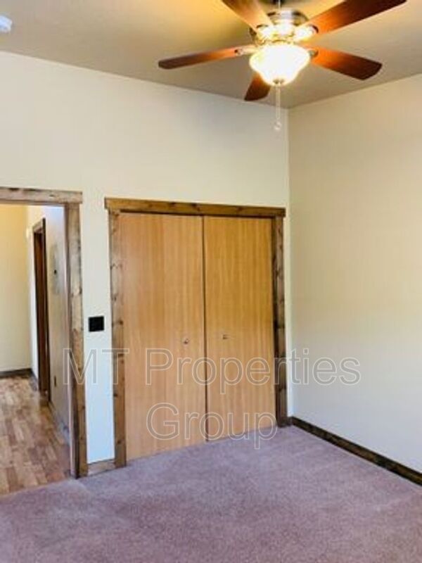 Foto del edificio - 630 N 5th St W