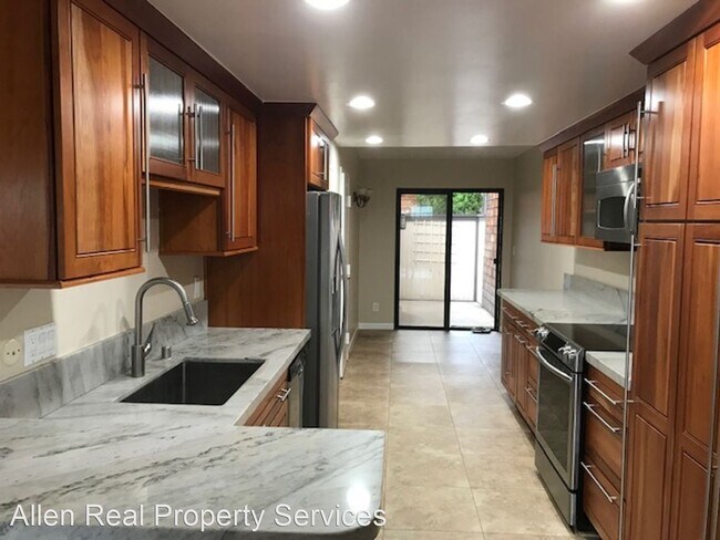 Foto del edificio - 2 br, 2.5 bath House - 13078 Camino Del Rocio