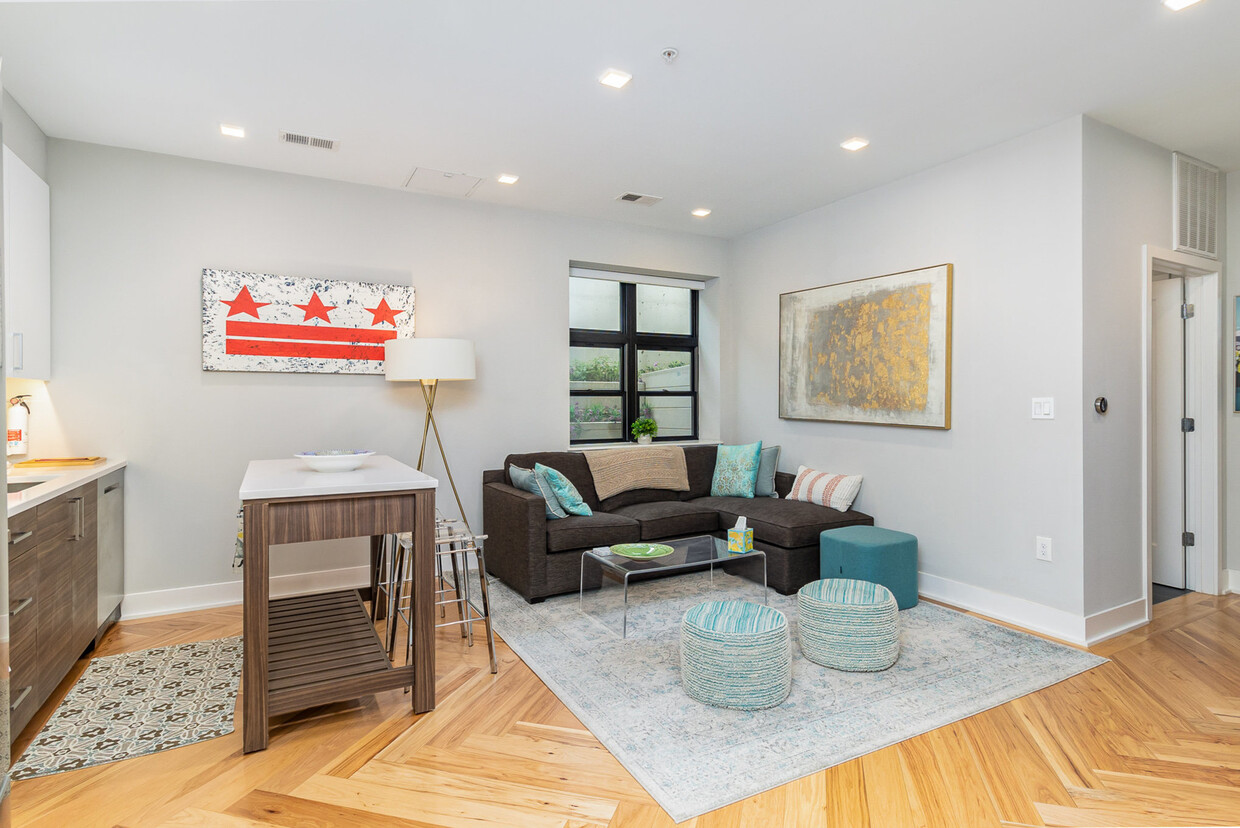 Primary Photo - 1345 K St SE