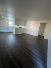 Building Photo - 3123 Madison St Building Photo - 3123 Madison St