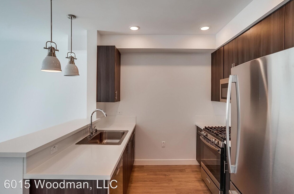 Building Photo - 6015 Woodman Ave
