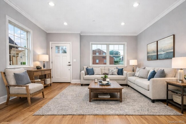 Foto del edificio - 113 Gainsborg Ave E