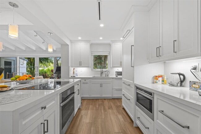 Foto del edificio - 90 NE 106th St