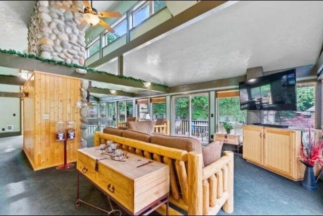 Clubhouse - Willamette View Apartments