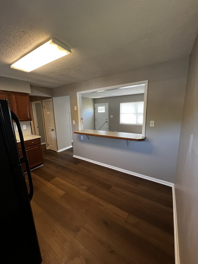 Kitchen - 5310 E Main St