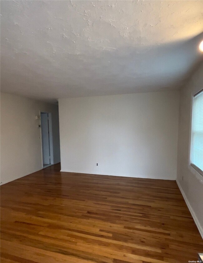 Building Photo - 84 3rd Ave