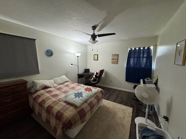 Foto del edificio - Corner Lot Home with Beautiful Trees