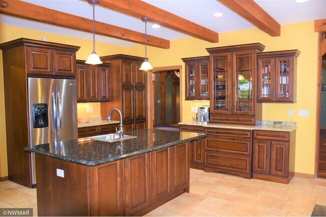 Building Photo - 8201 Strongbow Dr NE