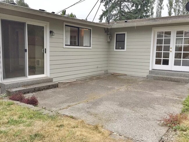 Patio trasero - 20924 59th Pl W