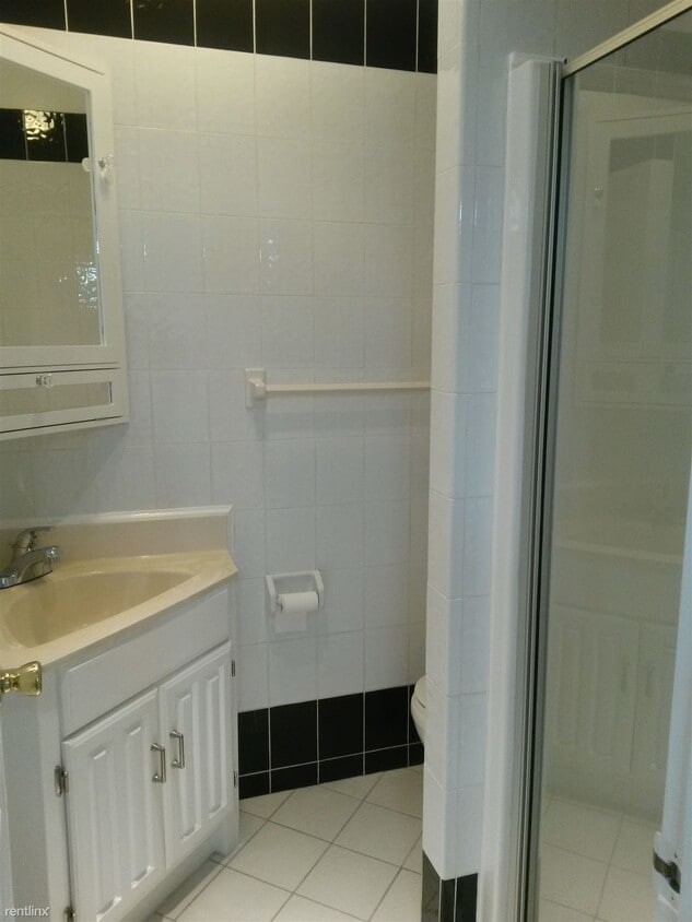 Building Photo - 1 br, 1 bath Condo - 790 Hope St Apt 1